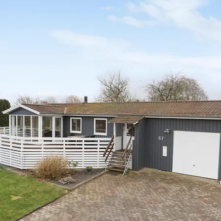 Three-bedroom In Haderslev 펜션 Diernæs